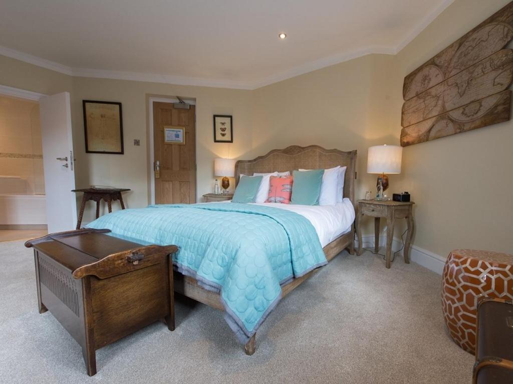 Darwin'S Townhouse Shrewsbury Exterior foto A bedroom at The Old parsonage