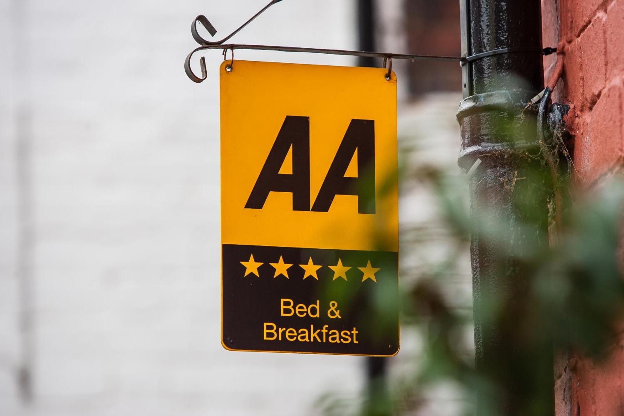 Darwin'S Townhouse Shrewsbury Exterior foto AA sign